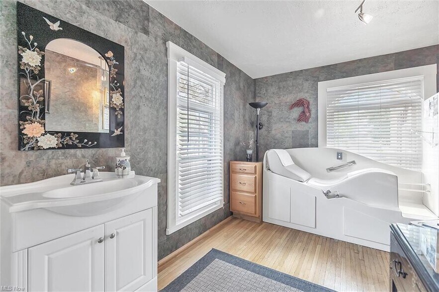 More Photos Of 7285 Center St, Mentor Office Residential For Sale