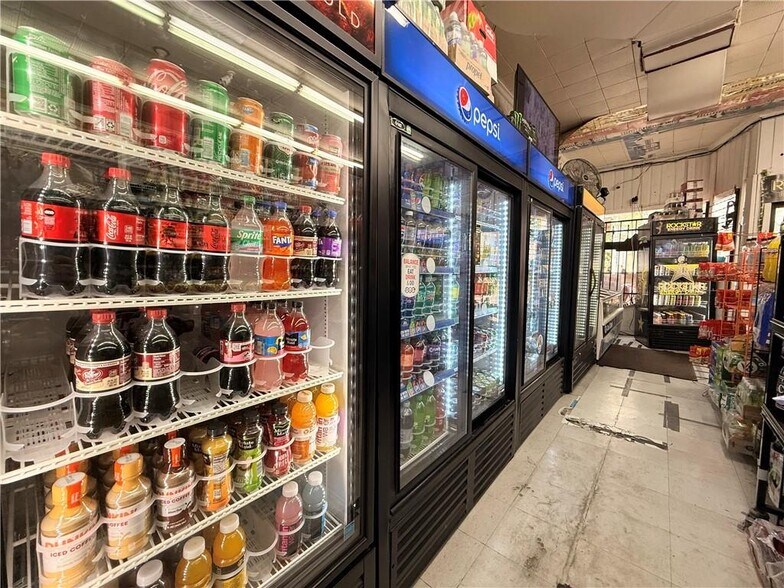 More Photos Of 406 Walnut St, Elmira Convenience Store For Sale