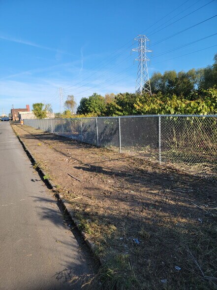 More Photos Of 2217 Allen ave, Niagara Falls Land For Lease