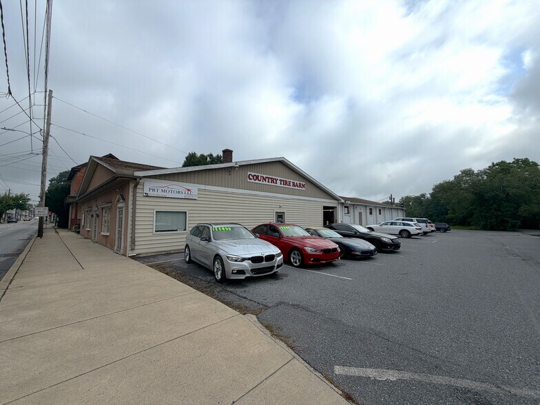 Primary Photo Of 217 S Main St, Manheim Light Distribution For Sale