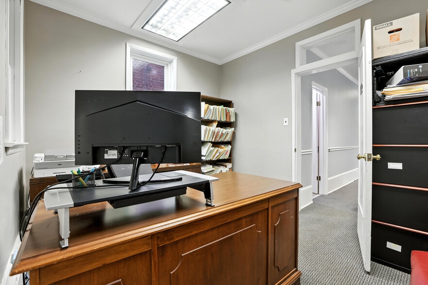More Photos Of 616 N Washington St, Alexandria Office For Lease