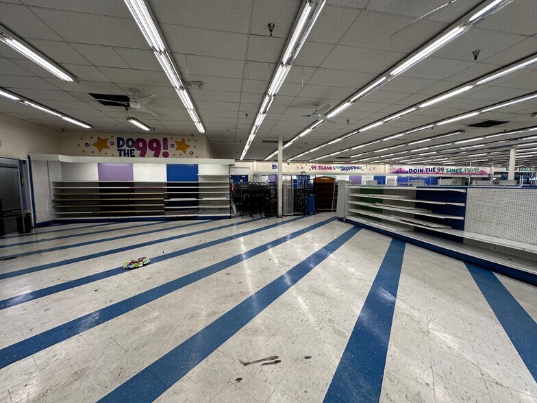 More Photos Of 1325 E Flamingo Rd, Las Vegas General Retail For Sale