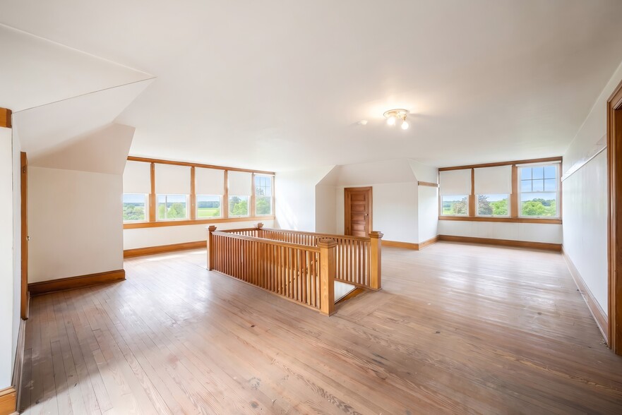More Photos Of 41 W Main St, Fawn Grove Flex For Sale