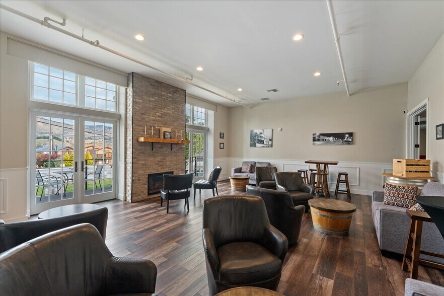 More Photos Of 2037 W Woodin Ave, Chelan Restaurant For Sale