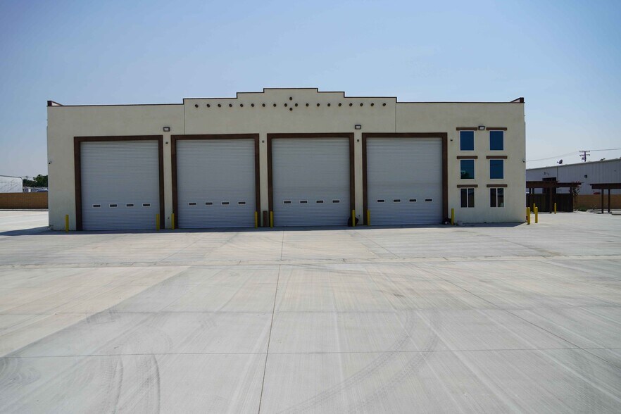 Primary Photo Of 15992 Valley Blvd, Fontana Freestanding For Lease