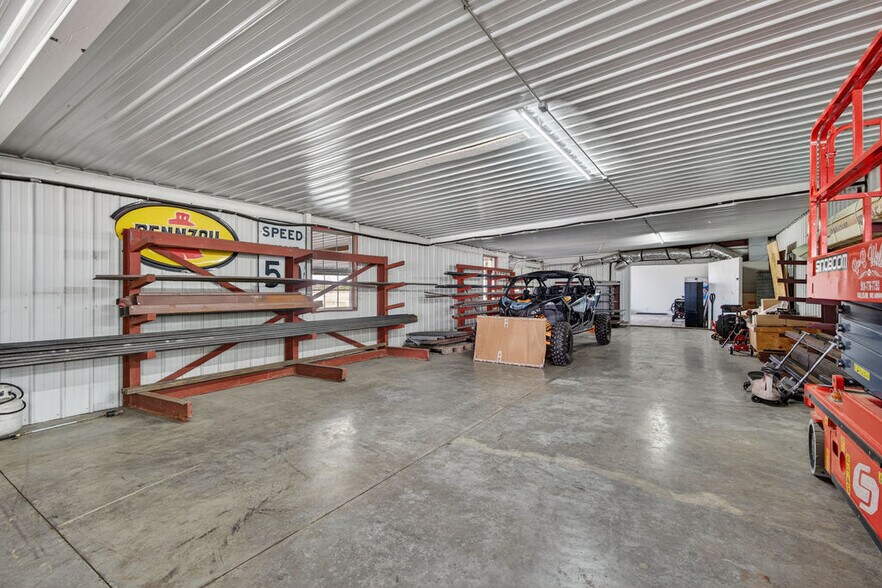 More Photos Of 464779 E 1070 Rd, Sallisaw Flex For Sale