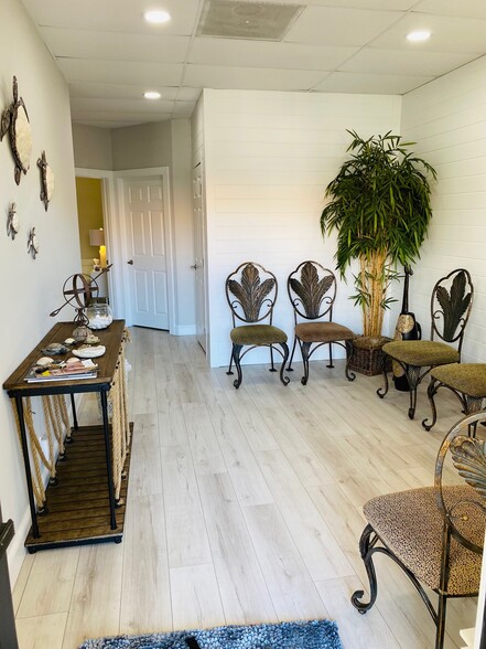 More Photos Of 725 N A1A, Jupiter Medical For Sale