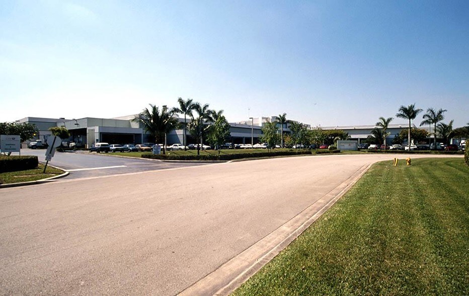 More Photos Of 1800 NW 89th Pl, Miami Refrigeration Cold Storage For Lease