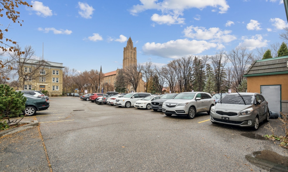 More Photos Of 139 17th Ave SW, Calgary Restaurant For Sale