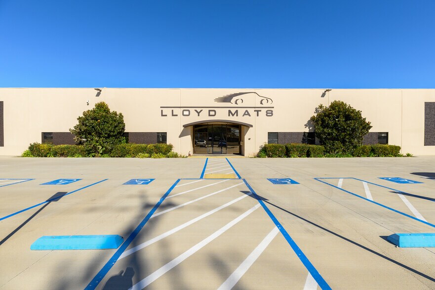 Primary Photo Of 19731 Nordhoff St, Northridge Warehouse For Lease