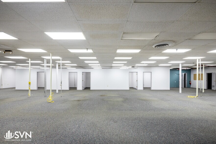 More Photos Of 1047 US Highway 127 S, Frankfort Medical For Lease