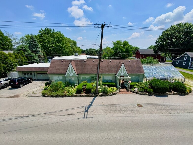 Primary Photo Of 1241 Dixie Hwy, Rossford Garden Center For Sale