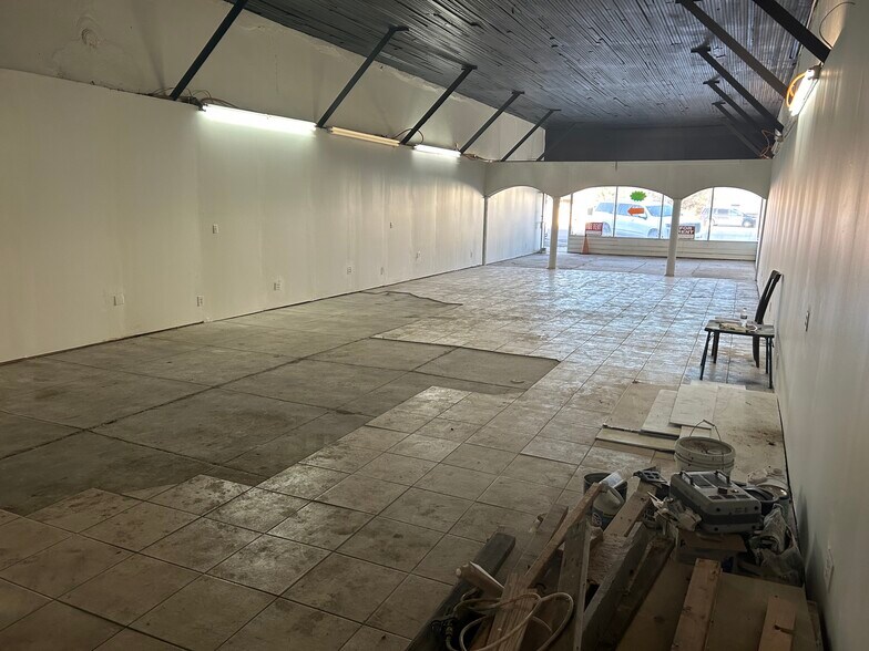 More Photos Of 113 N Main St, Coalgate Storefront Retail Office For Sale