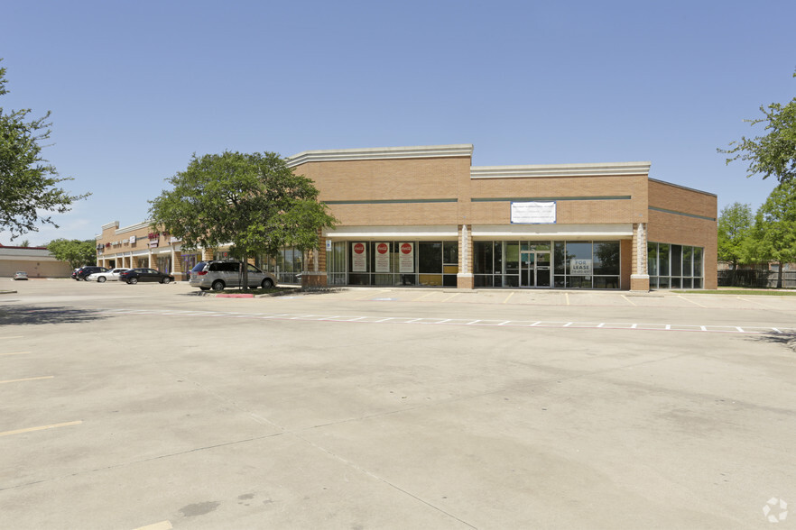 Primary Photo Of 2425-2435 SE Green Oaks Blvd, Arlington Freestanding For Lease