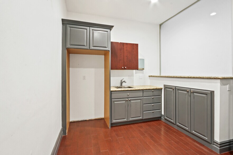 More Photos Of 1252-1254 Irvine Blvd, Tustin Medical For Lease