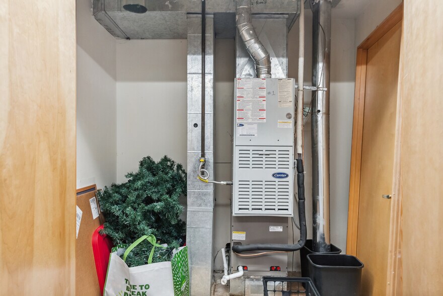 More Photos Of 126 15th St SE, Puyallup Medical For Sale