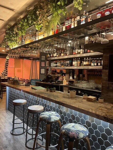 More Photos Of 1518-1534 Montana Ave, Santa Monica Storefront For Lease