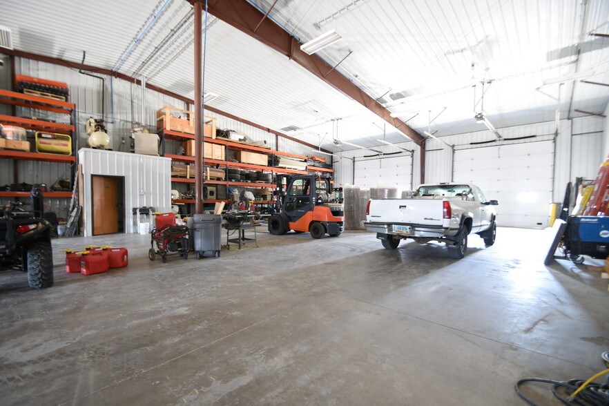 More Photos Of 4151 38th St S, Fargo Flex For Lease