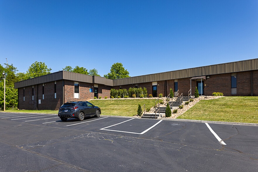 Primary Photo Of 105 E Walnut St, Johnson City Loft Creative Space For Lease
