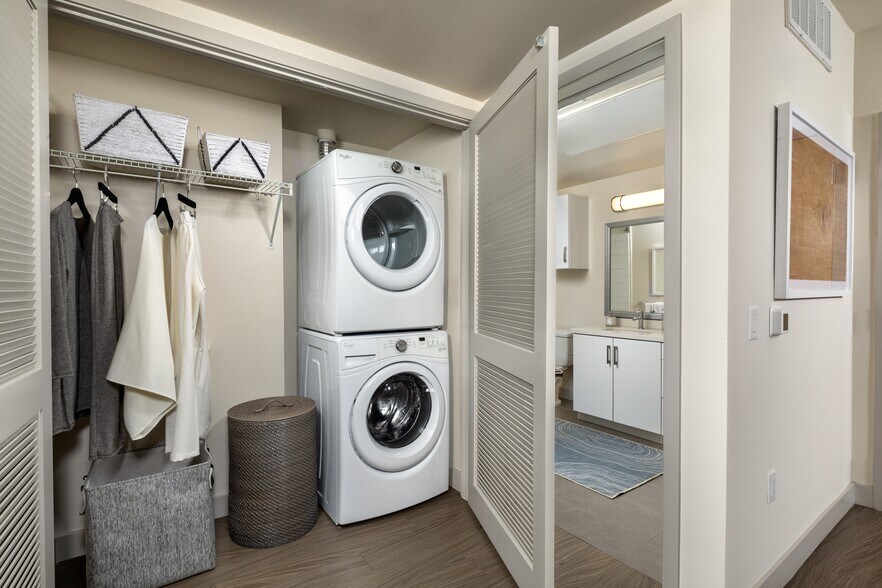 More Photos Of 899 Traction Ave, Los Angeles Apartments For Lease