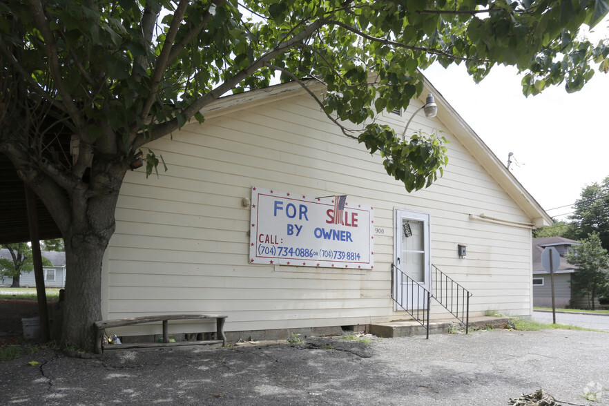 Primary Photo Of 900 N Piedmont Ave, Kings Mountain Freestanding For Sale