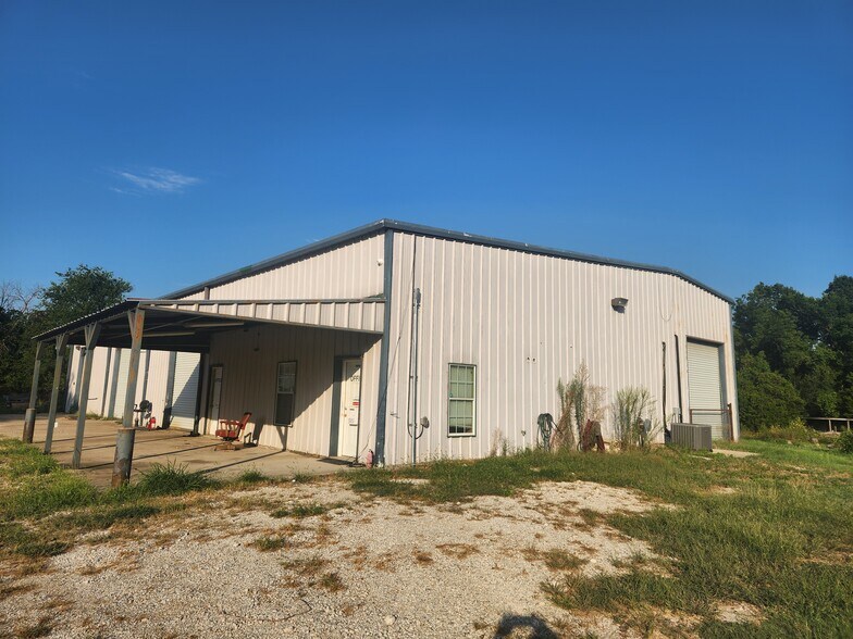 More Photos Of 709 State Highway 78 S, Farmersville Warehouse For Lease