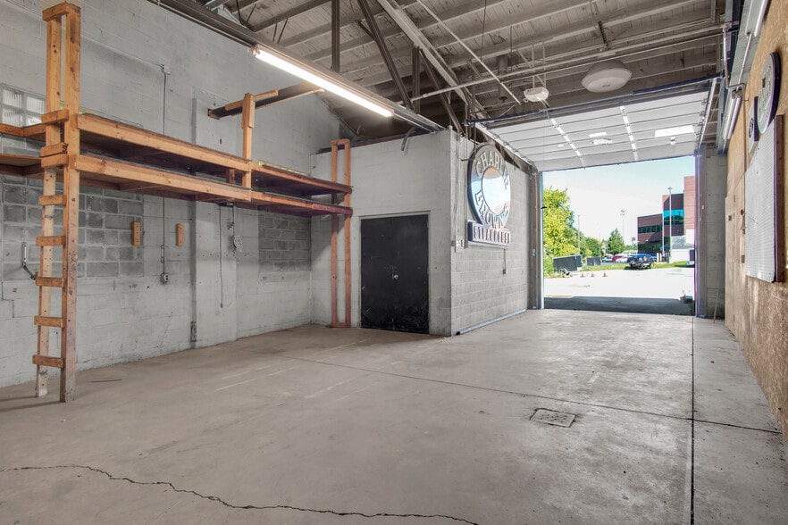 More Photos Of 1180 S Cameron St, Harrisburg Light Manufacturing For Sale