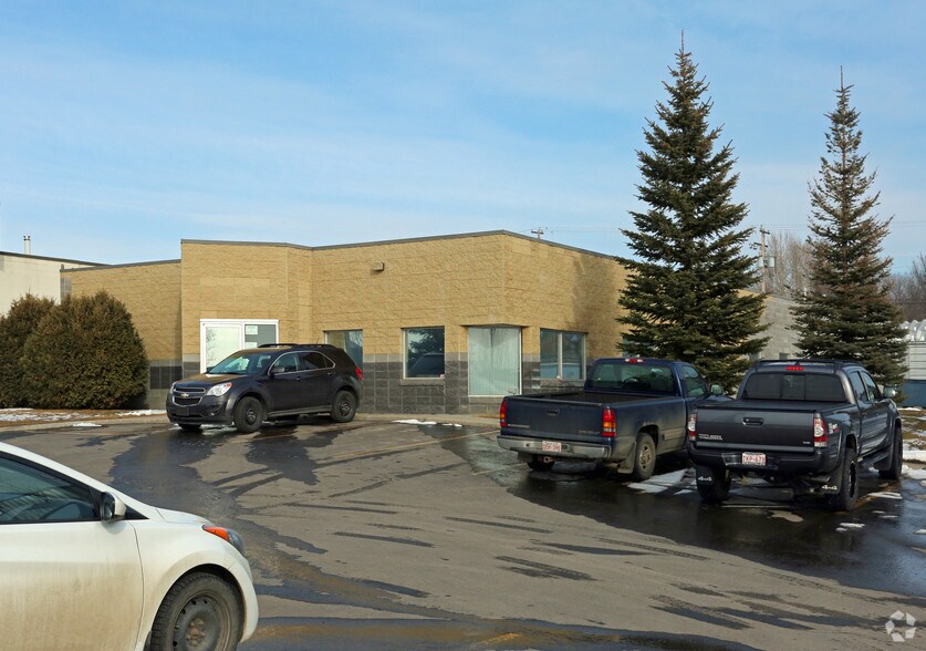 Primary Photo Of 20 Rayborn Cres, St. Albert Flex For Lease