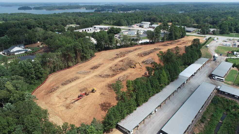 More Photos Of 6034 Lanier Islands Pky, Buford Self Storage For Sale