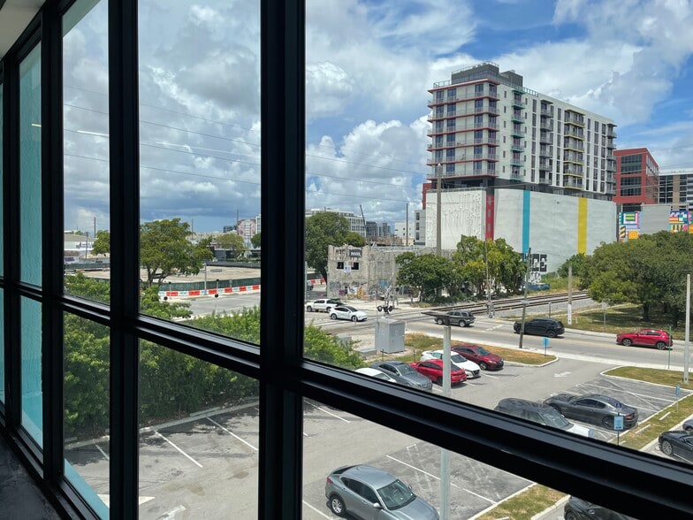 More Photos Of 1900 NE Miami Ct, Miami Office For Lease