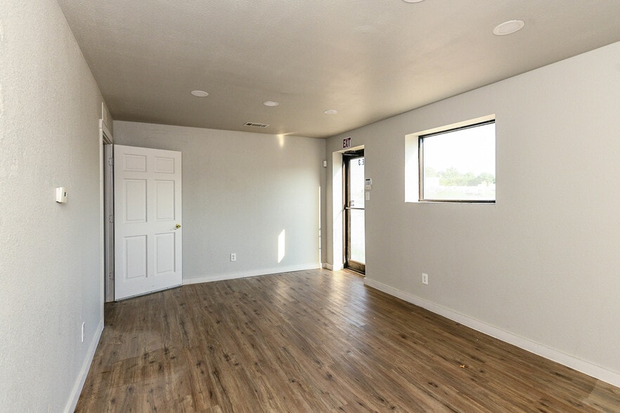 More Photos Of 1262 Eastgate Rd, Midlothian Warehouse For Sale