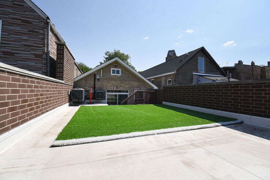 More Photos Of 1828 S Peoria St, Chicago Multifamily For Sale