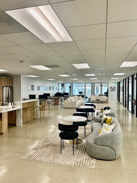 More Photos Of 1640 S Sepulveda Blvd, Los Angeles Office For Lease