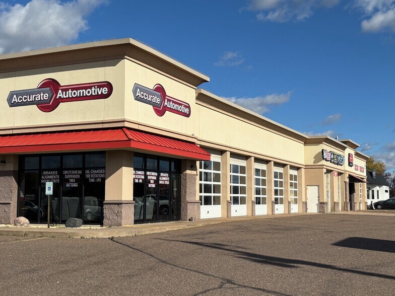 More Photos Of 913-925 S Hastings Way, Eau Claire General Retail For Sale