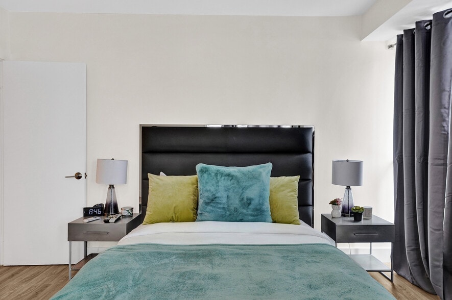 More Photos Of 3020-3024 Seville St, Fort Lauderdale Hotel For Sale