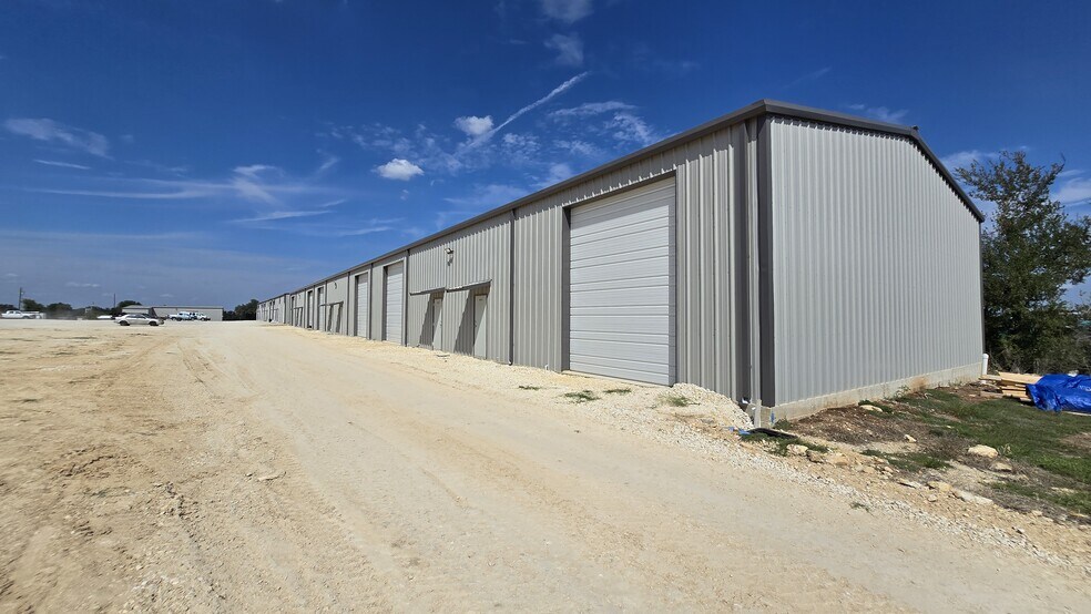 More Photos Of 4631 W US Highway 190, Belton Warehouse For Lease