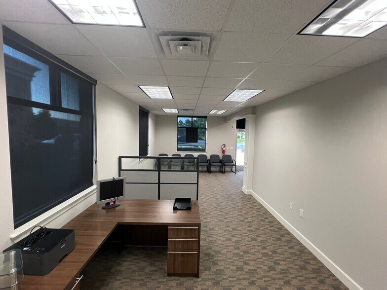 More Photos Of 20008 Champion Forest Dr, Spring Office For Sale