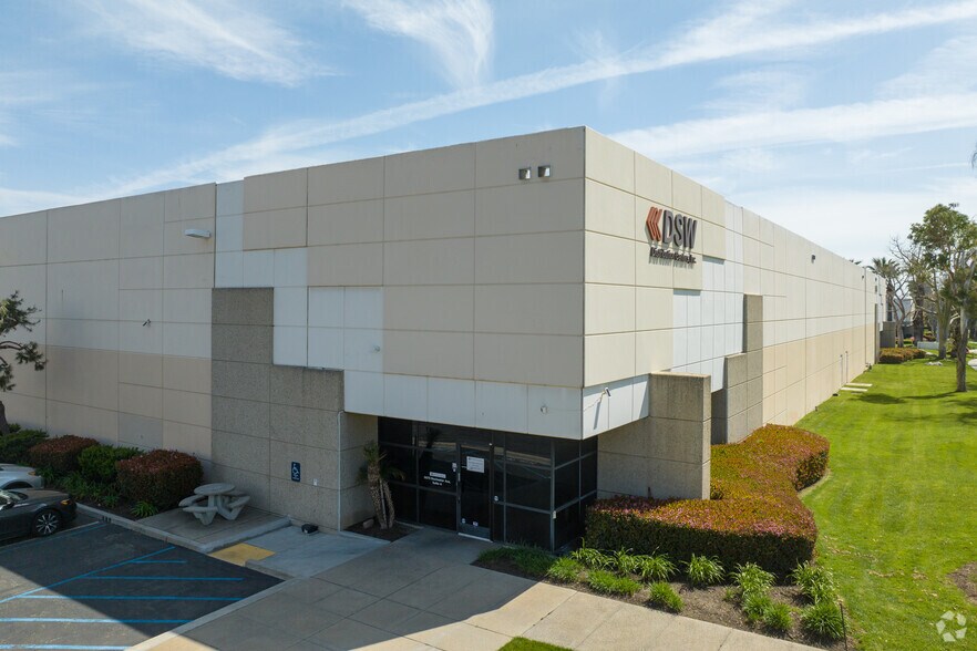 More Photos Of 8675 Rochester Ave, Rancho Cucamonga Warehouse For Lease