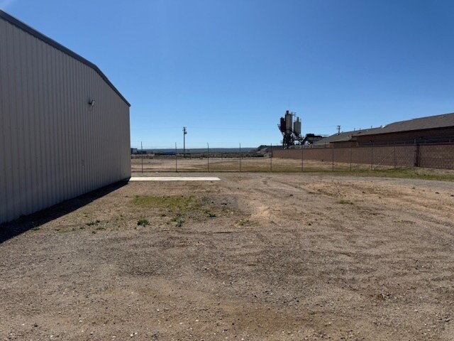 More Photos Of 19331-19441 Neuralia Rd, California City Warehouse For Sale
