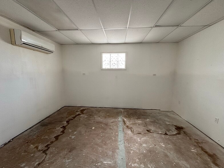 More Photos Of 1221 Court St, Clearwater Warehouse For Lease