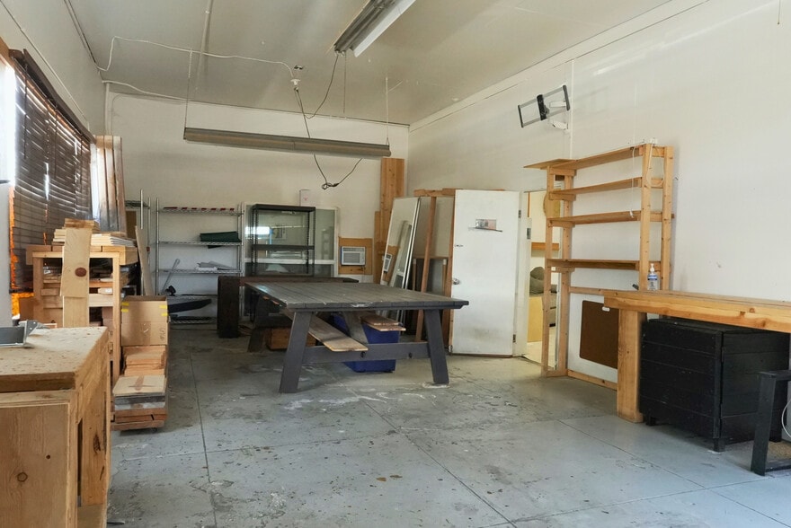 Primary Photo Of 4862 Venice Blvd, Los Angeles Storefront Retail Residential For Lease