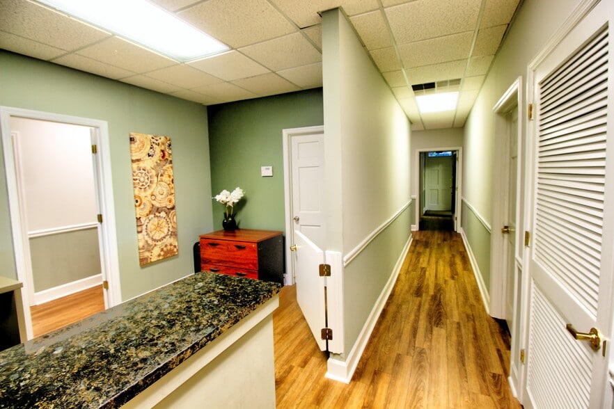 More Photos Of 748-758 Holcomb Bridge Rd, Norcross Office For Sale