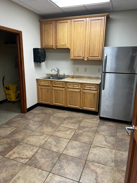 More Photos Of 1930 E 20th Pl, Scottsbluff Medical For Lease
