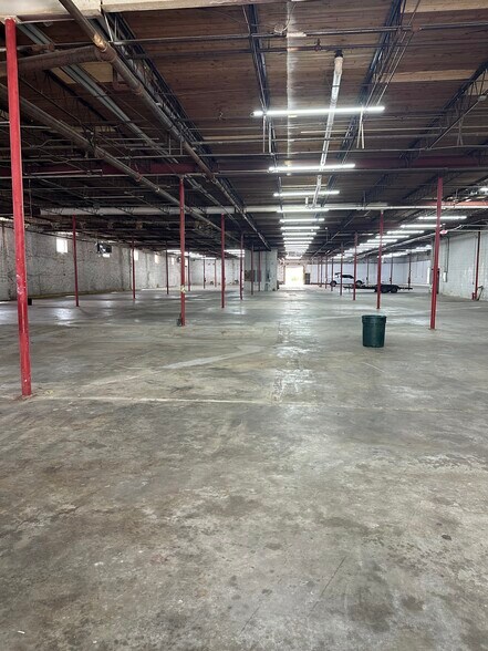 More Photos Of 1130 Oakleigh Dr, East Point Warehouse For Sale