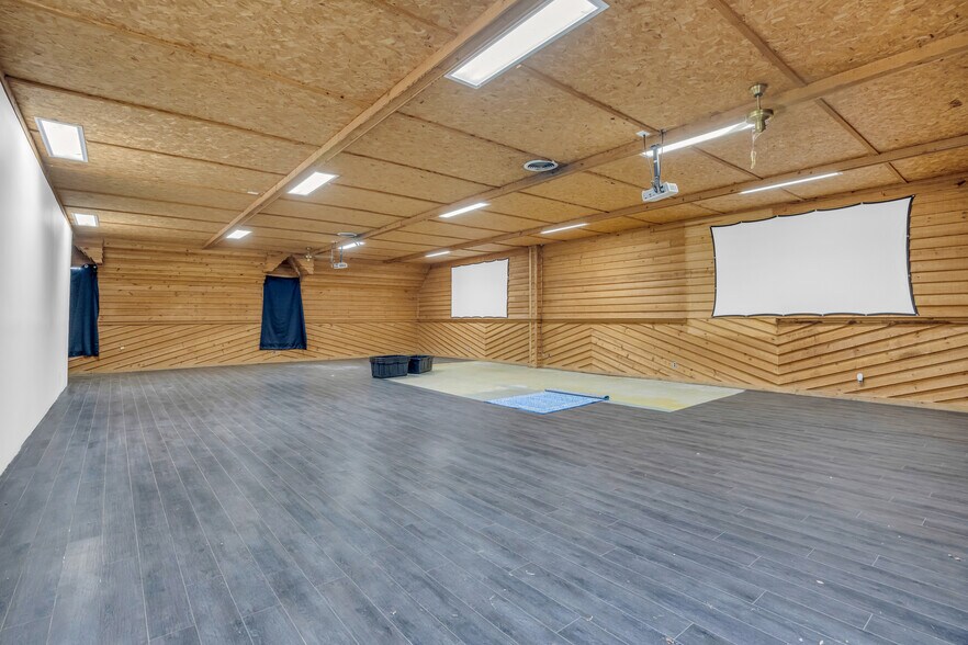 More Photos Of 252 Komplex Dr, Carnesville Warehouse For Sale