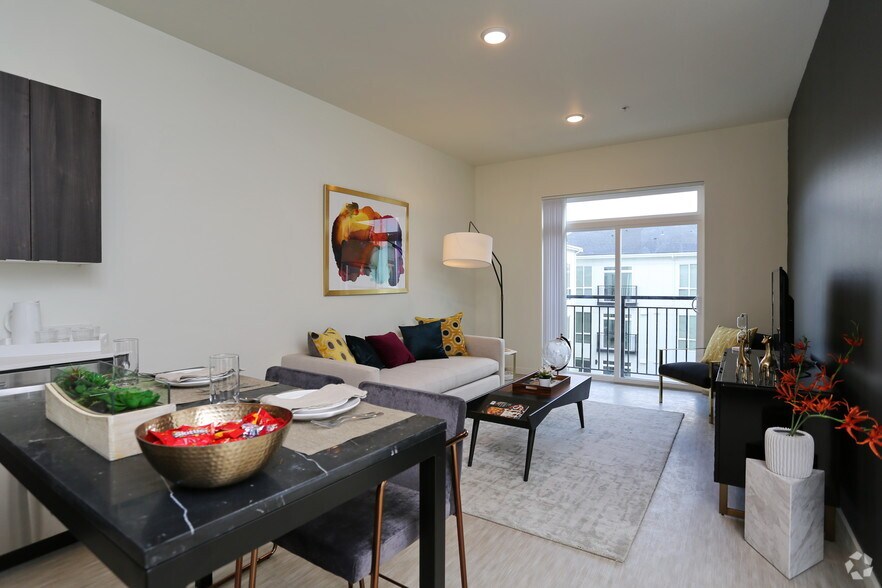 More Photos Of 9924 NE 185th St, Bothell Multifamily For Sale