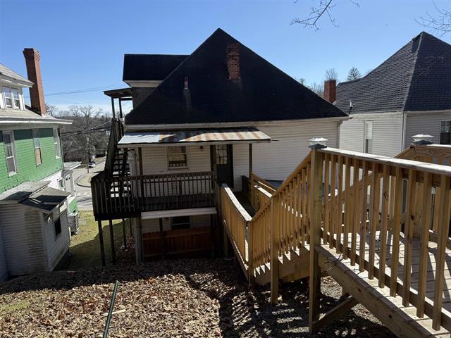 More Photos Of 1005 Locust Ave, Fairmont Specialty For Sale