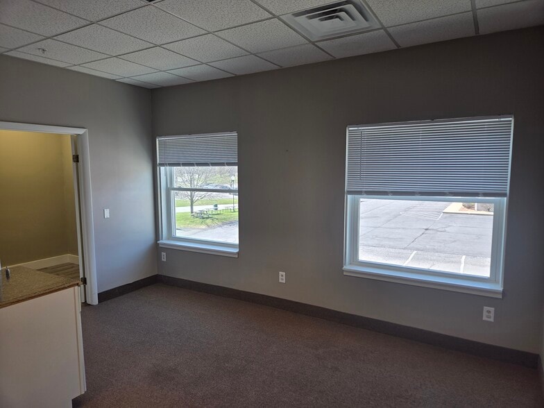 Primary Photo Of 1524 Route 9, Clifton Park Medical For Lease