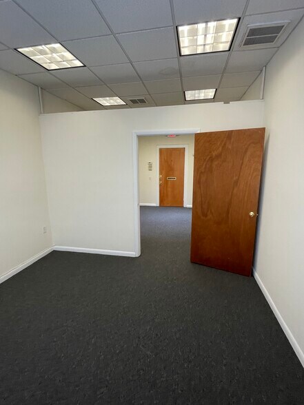 More Photos Of 238 Main St, Hackensack Storefront Retail Office For Lease