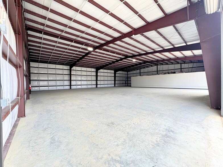 More Photos Of 22810 Hufsmith Kohrville Rd, Tomball Manufacturing For Lease